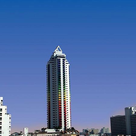 Baiyoke Suite Hotel Bangkok Exteriör bild