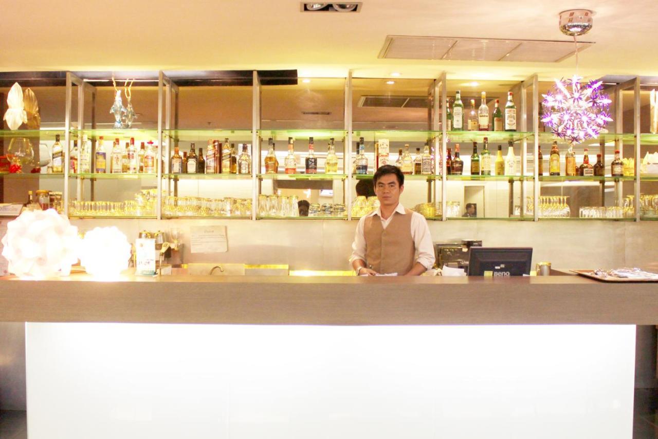 Baiyoke Suite Hotel Bangkok Exteriör bild
