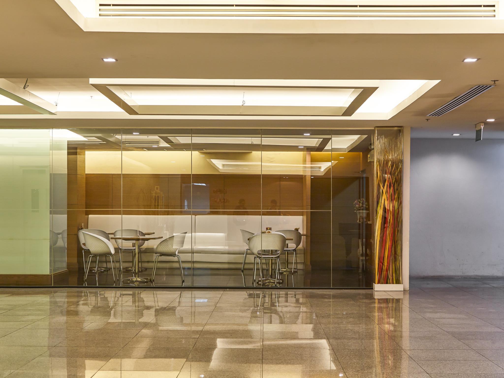 Baiyoke Suite Hotel Bangkok Exteriör bild