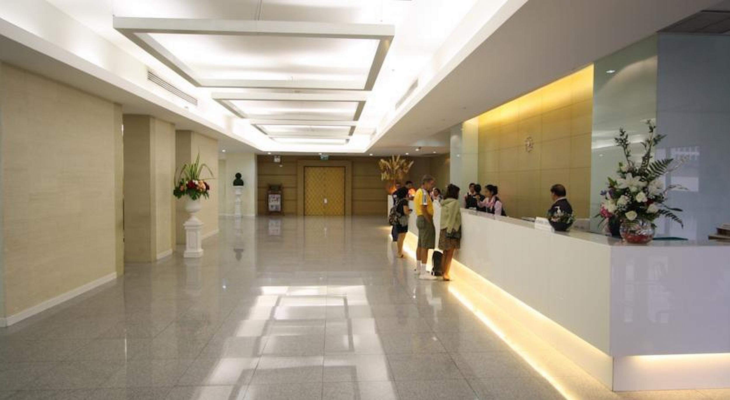 Baiyoke Suite Hotel Bangkok Exteriör bild