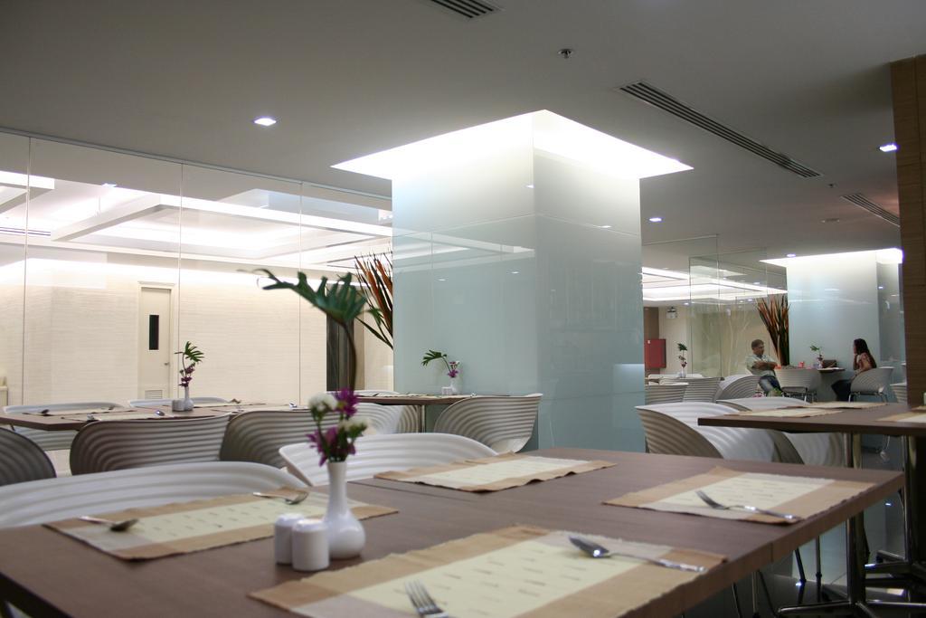 Baiyoke Suite Hotel Bangkok Exteriör bild